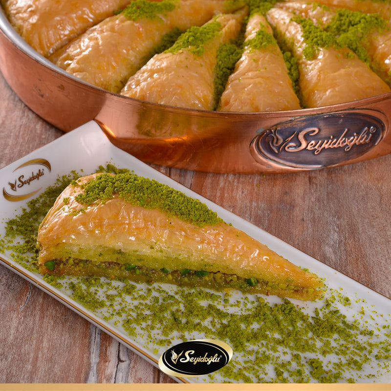 Seyidoglu Gourmet Dessert Havuc Slice Baklava with Pistachios - 1750g