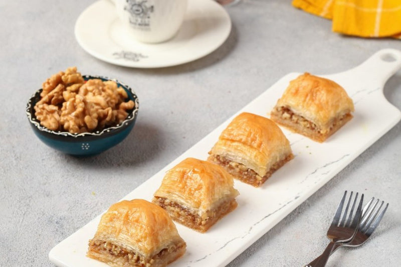 Bosphorus Gourmet Dessert Baklava with Walnuts